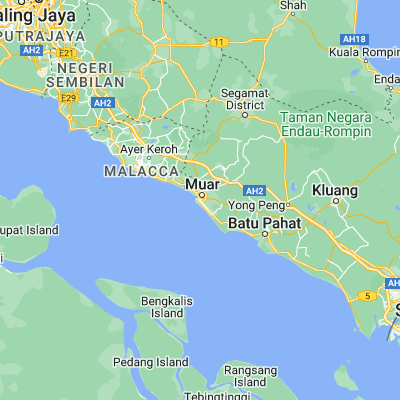 Map showing location of Muar (2.044200, 102.568900)